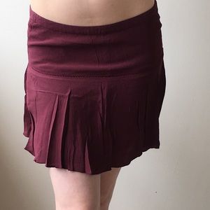 MOVING OUT SALE ❗️Burgundy little skirt Sunday Best Aritzia